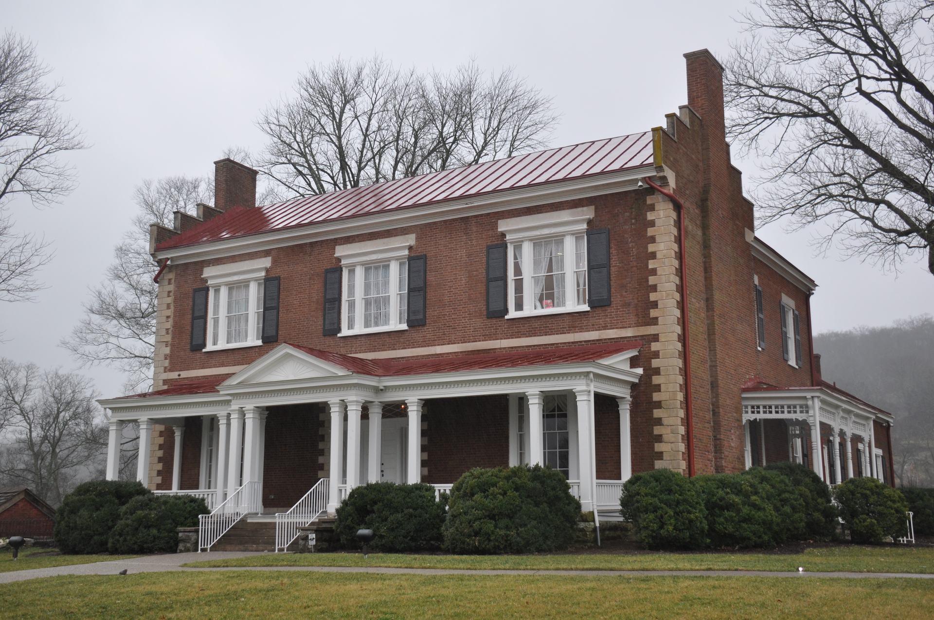 Ravenswood mansion in Smith Park, Brentwood